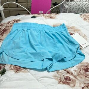 Women’s Lululemon track that shorts size 14 three inch NWT